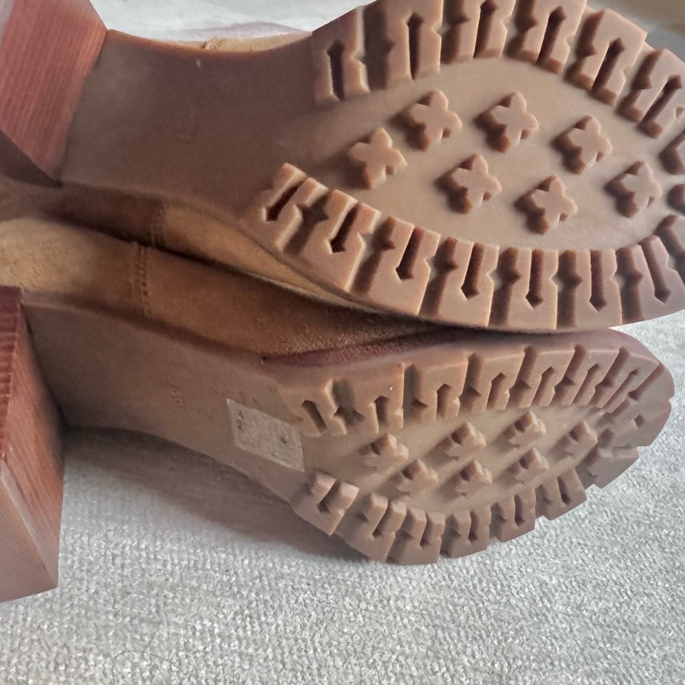 🧸Tory Burch Stafford Tan Suede Leather🧸 - Picture 7 of 9